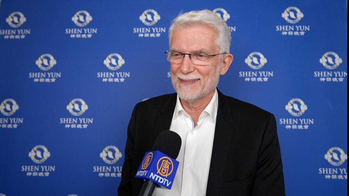 Pascal Lesselingue, the Deputy Mayor of L'Haÿ-les-Roses watched Shen Yun in Paris, France on January 23, 2026. (NTD)