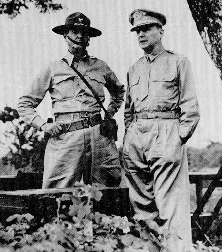 Then Maj. Gen. Wainwright (L) and Gen. MacArthur in 1941. (Public Domain)