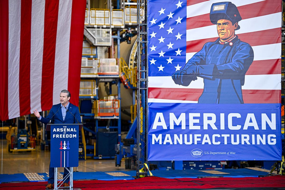 Hegseth Praises Blue Origin’s Work During Cape Canaveral Visit