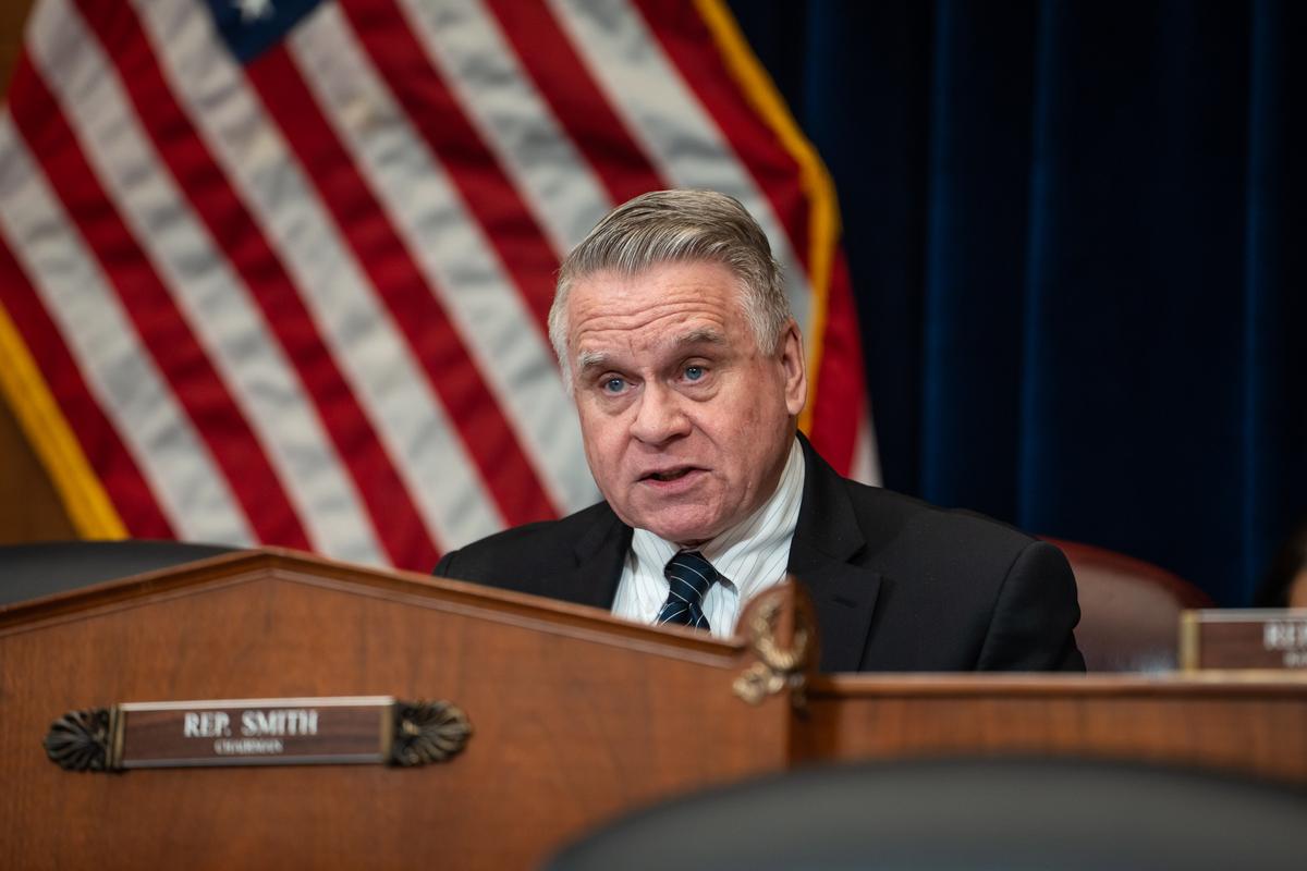 Bipartisan Lawmakers Urge Trump to Press Xi on Political Prisoners During China Visit