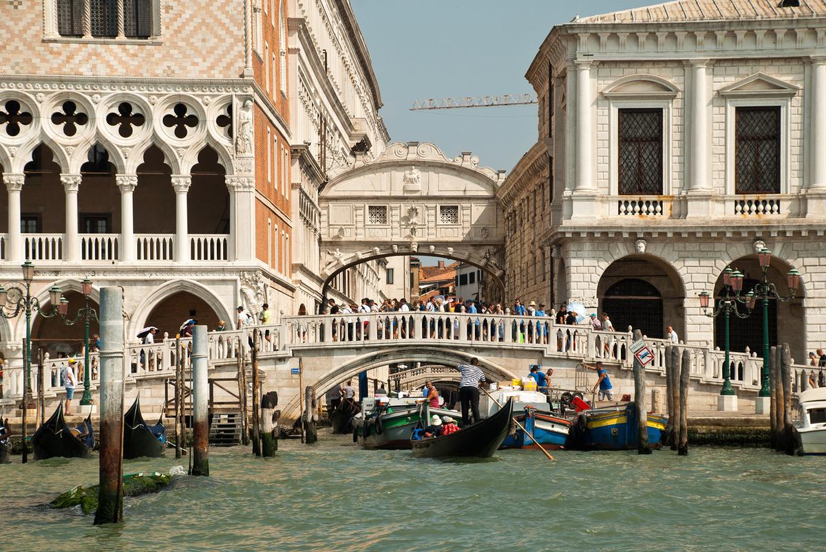 The Bridge of Sighs, an enclosed limestone bridge, was built in the early 17th century. It connects the Doge's Palace to the historic prison across a canal. (BMG_Borusse/Getty Images)