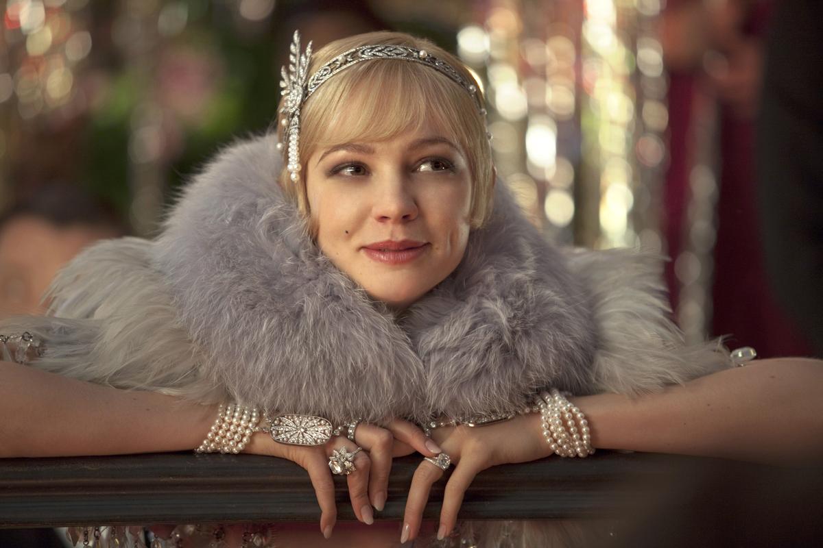 Carey Mulligan as Daisy Buchanan in her fashionable diamonds and pearls from the 2013 film "The Great Gatsby." (MovieStillsDB)