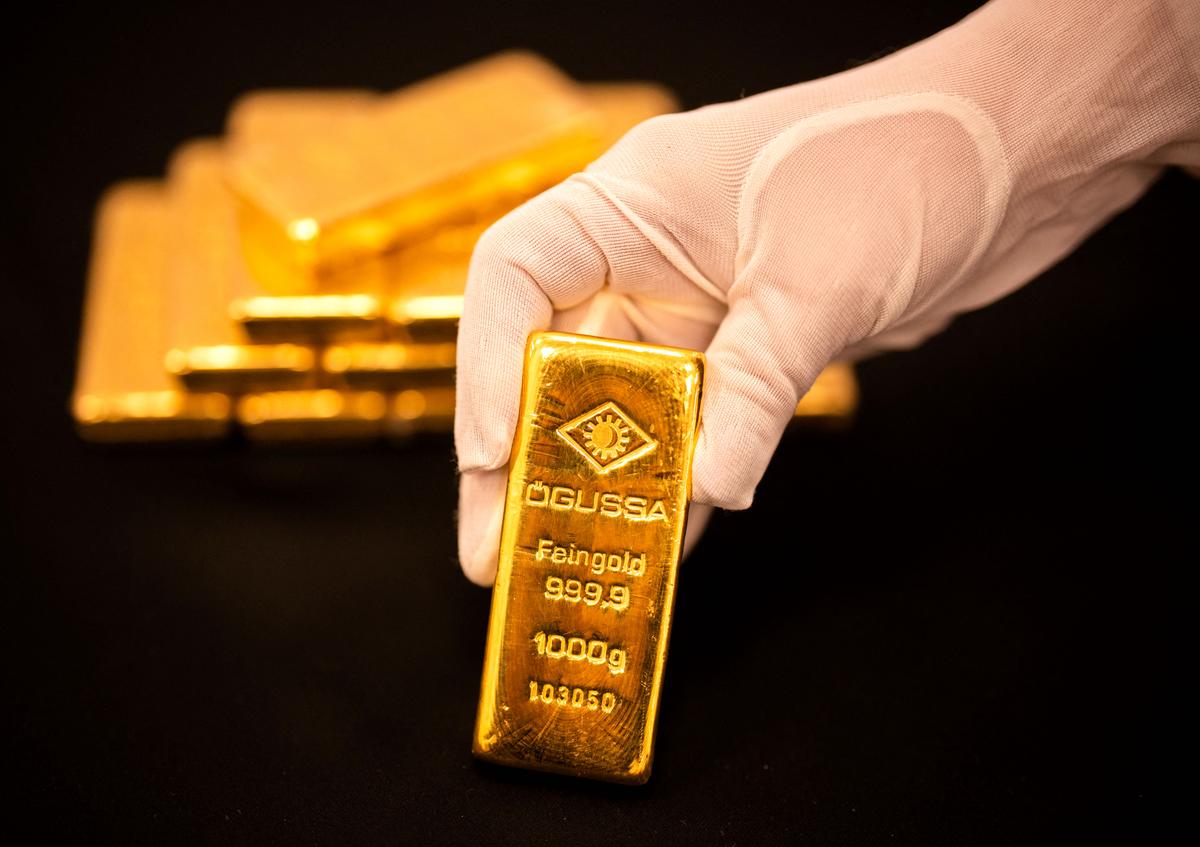 Gold Falls Below $4,600