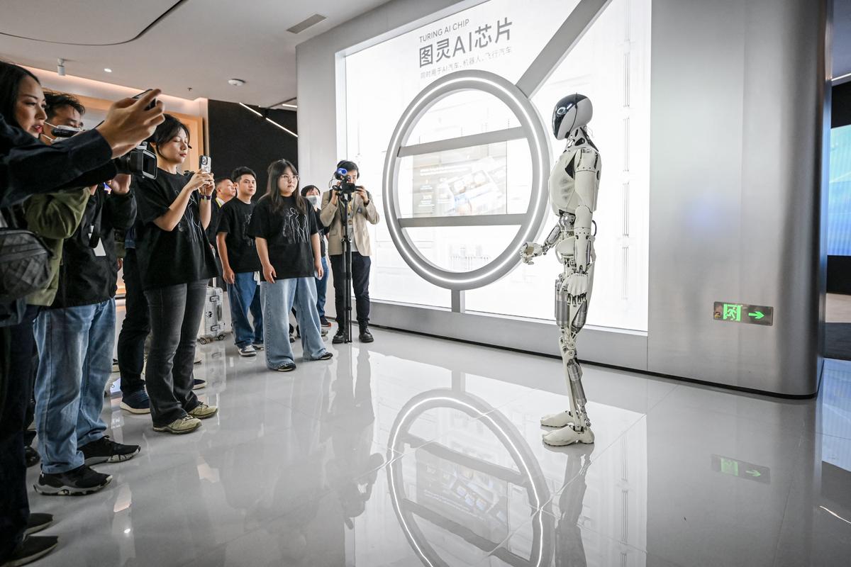 China’s AI Robot Spectacle Masks Harsh Commercial Realities, Experts Say