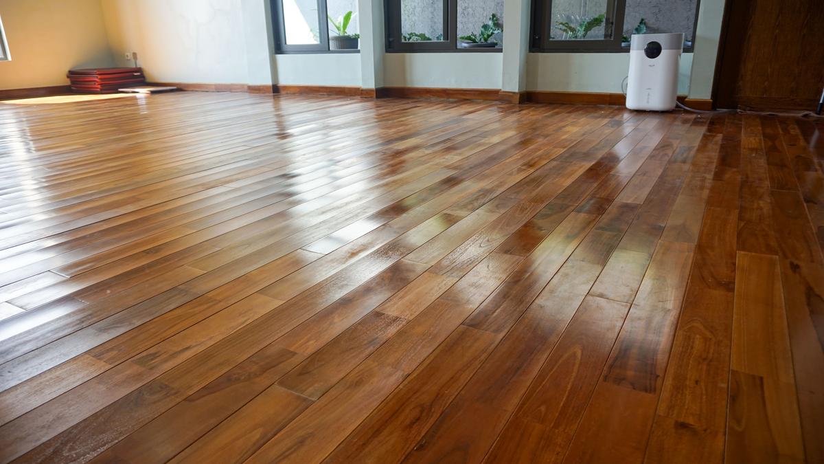 How to Clean Hardwood Floors With Hydrogen Peroxide