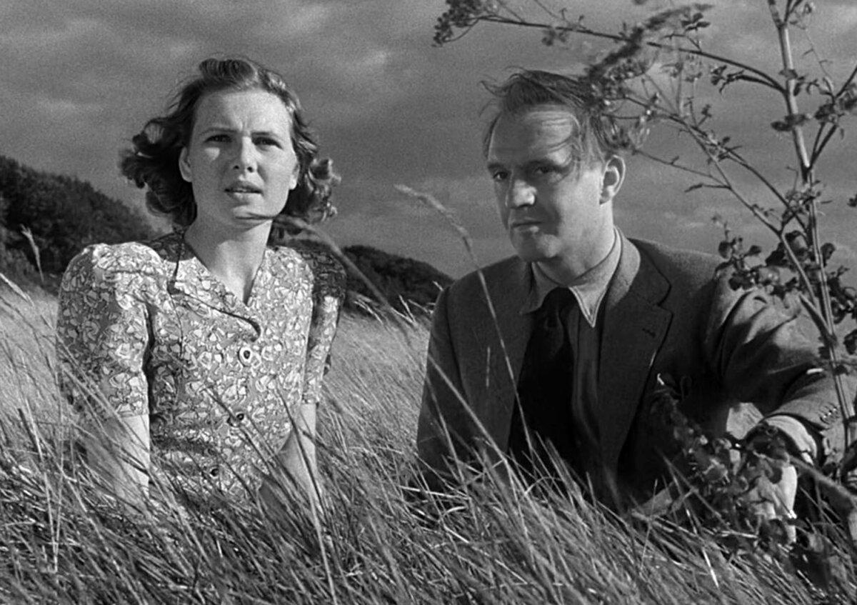 Alison Smith (Sheila Sim) and Thomas Colpeper (Eric Portman), in “A Canterbury Tale.” (General Film Distributors)