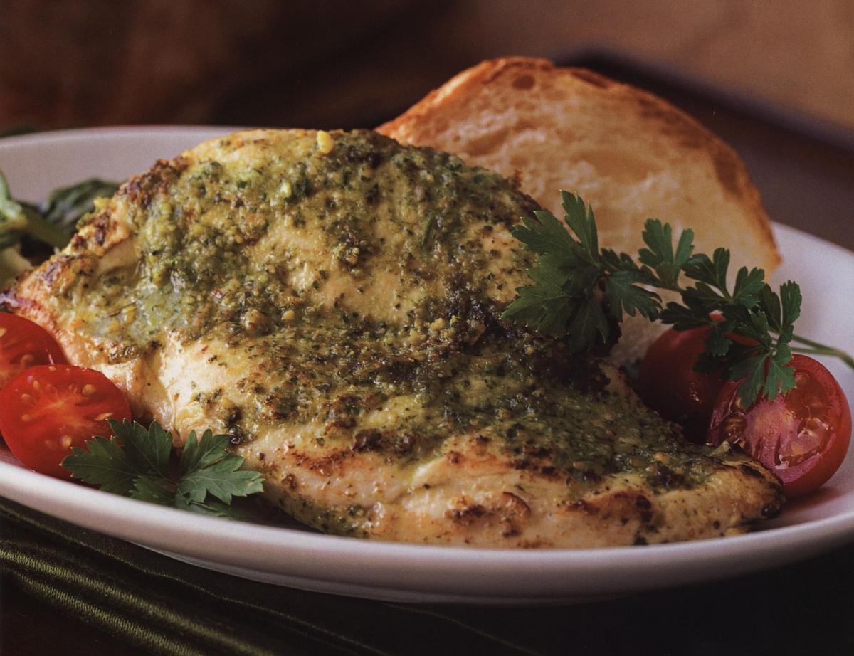 A Classic Pesto Vinaigrette Brightens Up This Chicken Dinner