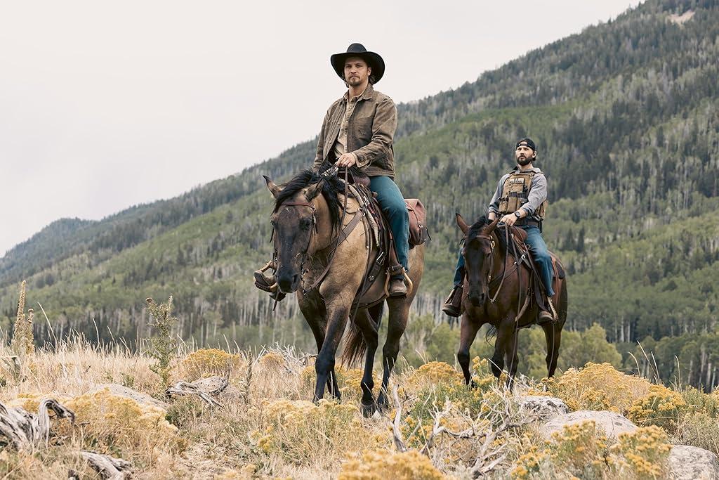 Kayce Dutton (Luke Grimes, L) and Pete Calvin (Logan Marshall-Green), in “Marshals.” (Sonja Flemming/CBS)