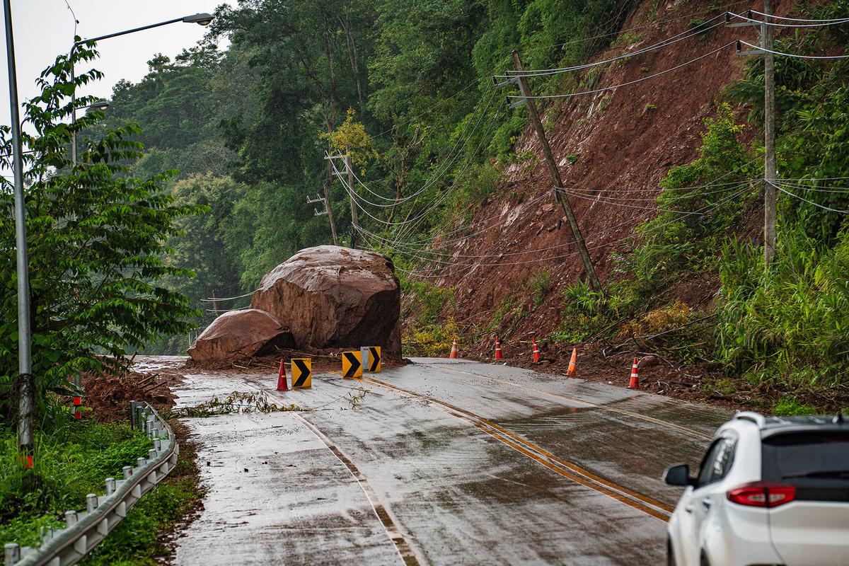 Those in hilly or mountainous areas should be alert to falling rocks or landslides triggered by seismic activity. (PT STOCK/Getty Images)