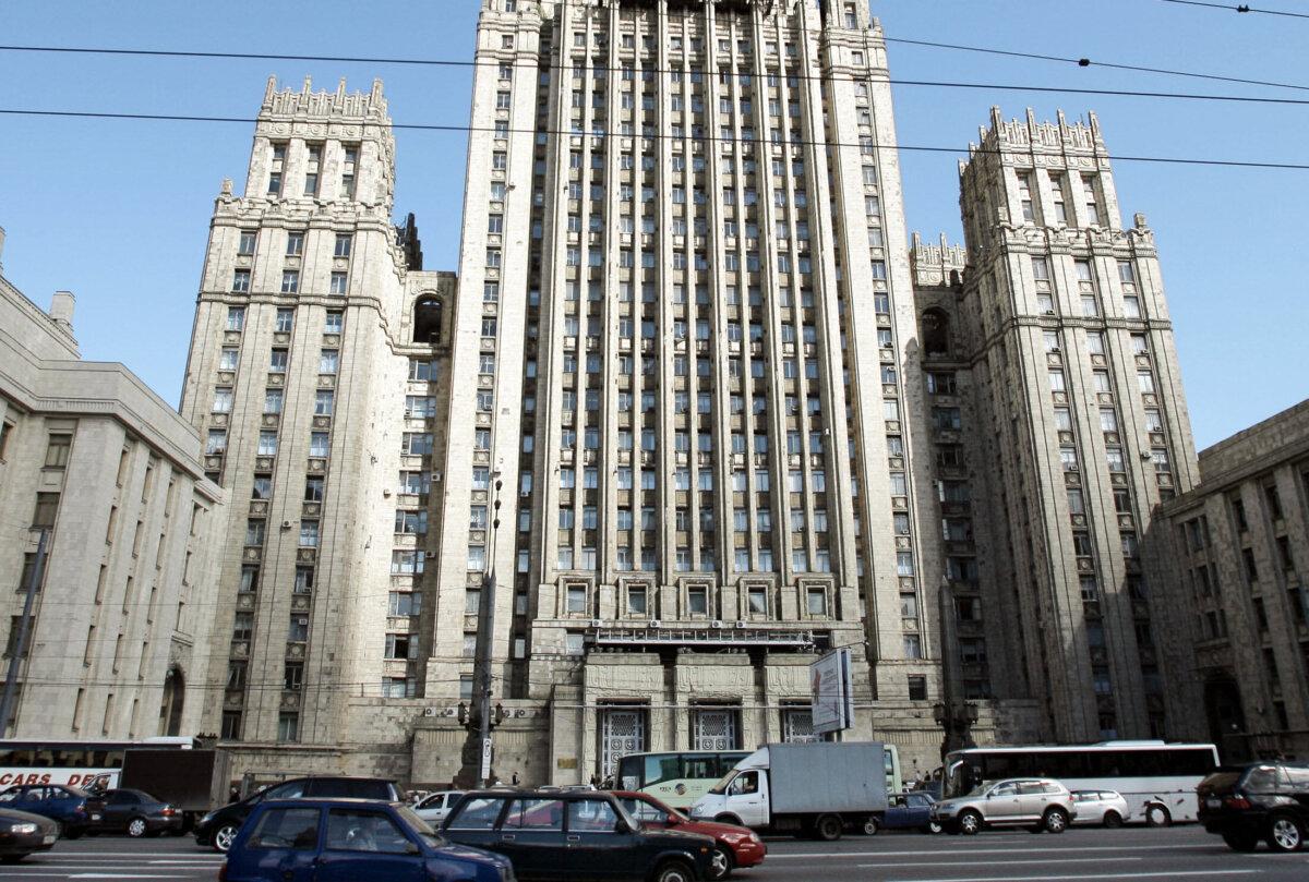 The main building of Russia's Foreign Ministry dominates the skyline in downtown Moscow, on Aug. 16, 2006. (AP Photo/Mikhail Metzel)
