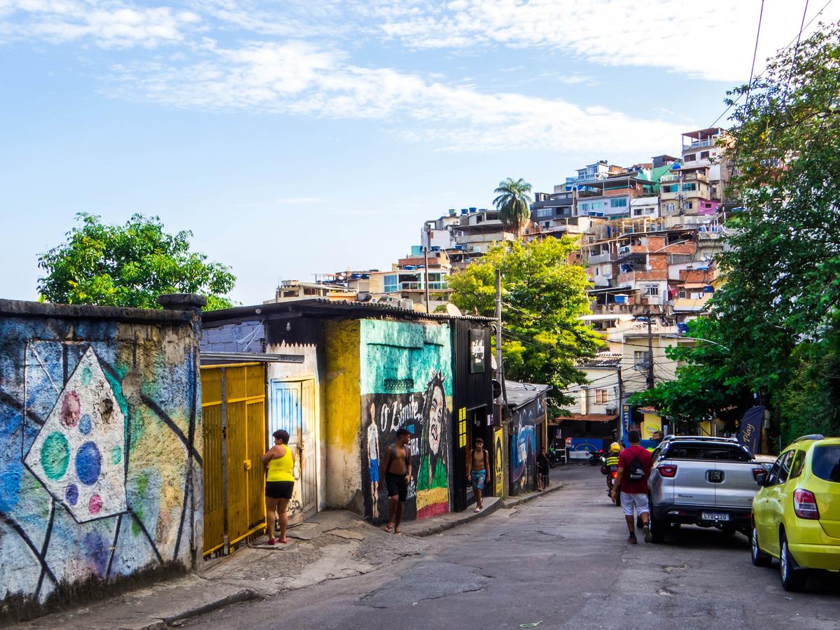 Guided tours are recommended when exploring less familiar parts of Rio de Janeiro. (Stock Photos 2000/Shutterstock)