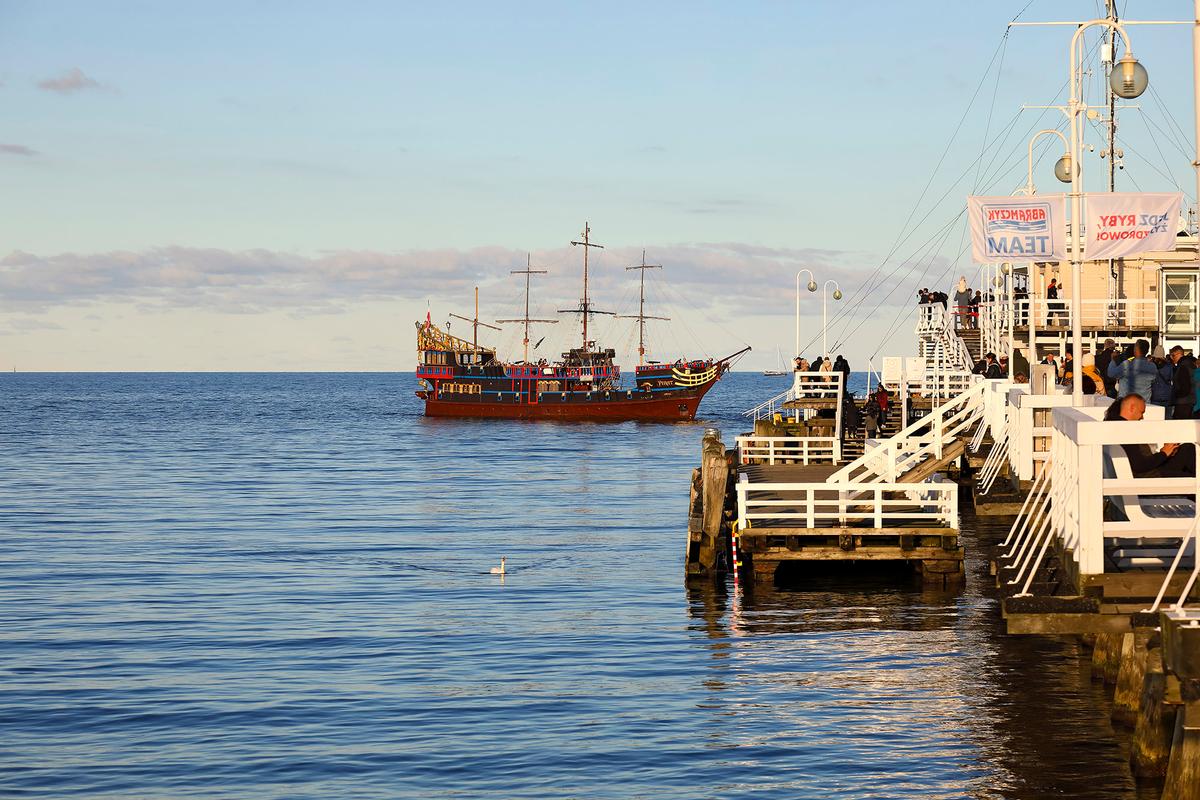 The Pirat, a local pirate-themed cruise ship, maneuvers into the Sopot Pier in Sopot, Poland. (MarekUsz/Getty Images)