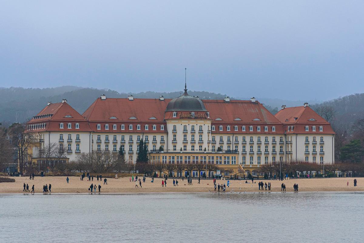 The Sofitel Grand Hotel, located on Sopot's shoreline, has hosted notable political leaders, artists, and celebrities since its opening in 1927. (Gregi69/Getty Images)