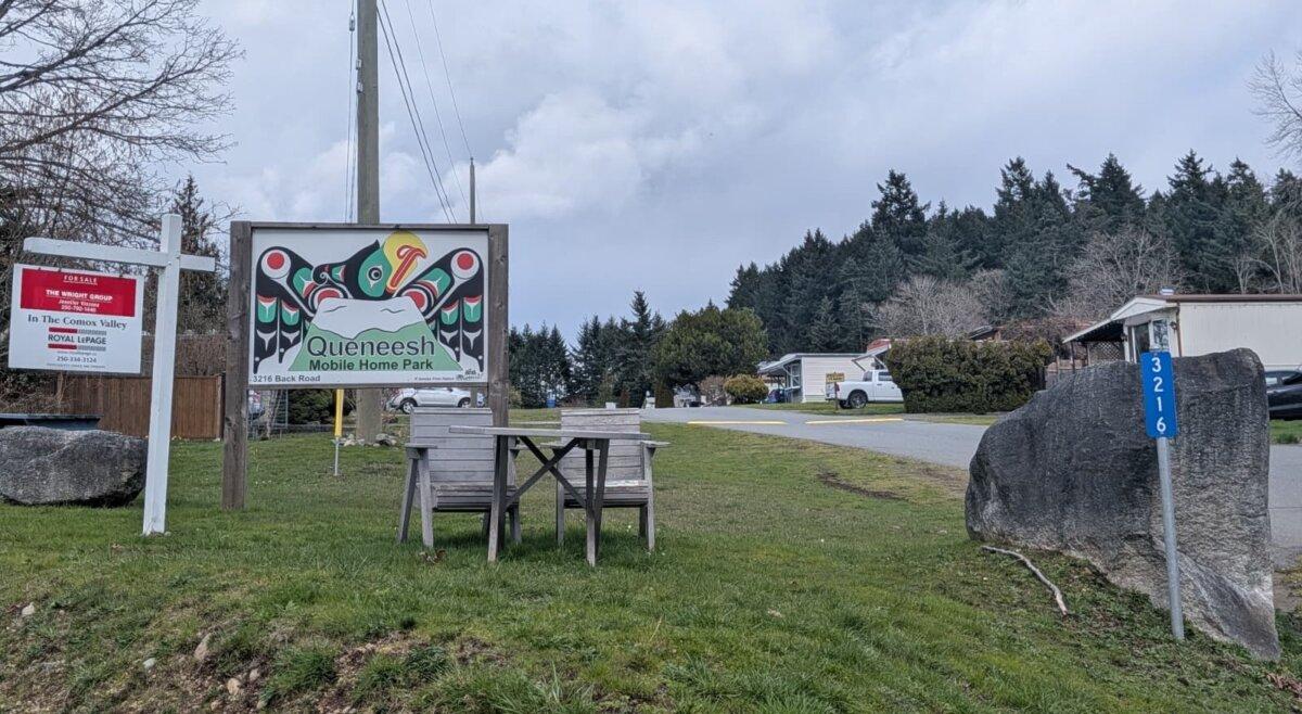 Entrance to the Queneesh Mobile Home Park in Comox, B.C., on March 9, 2026. (Paul Rowan Brian/The Epoch Times)