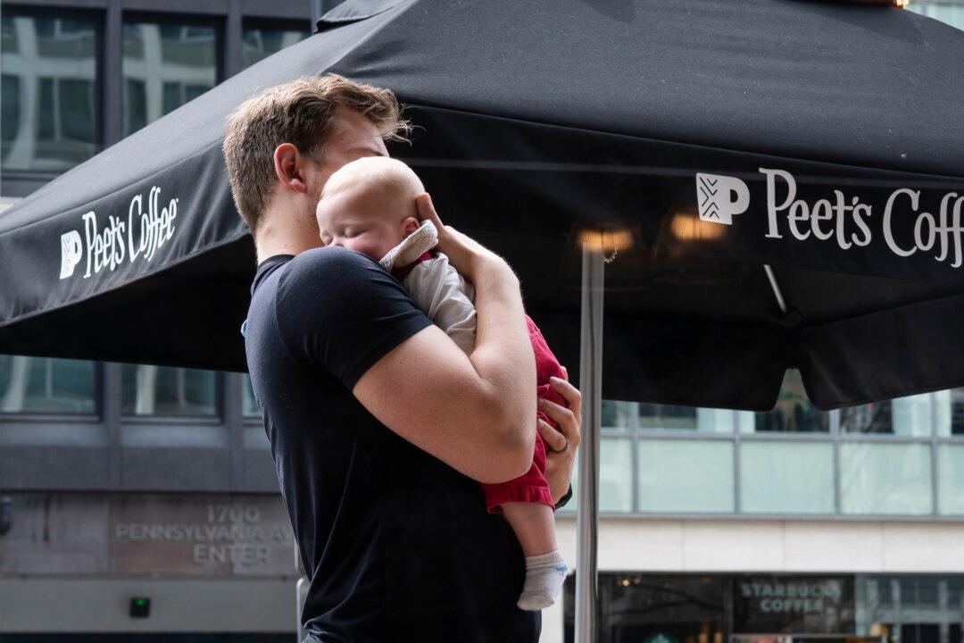 Half of Typical US Family’s Paycheck Swallowed by Housing, Childcare