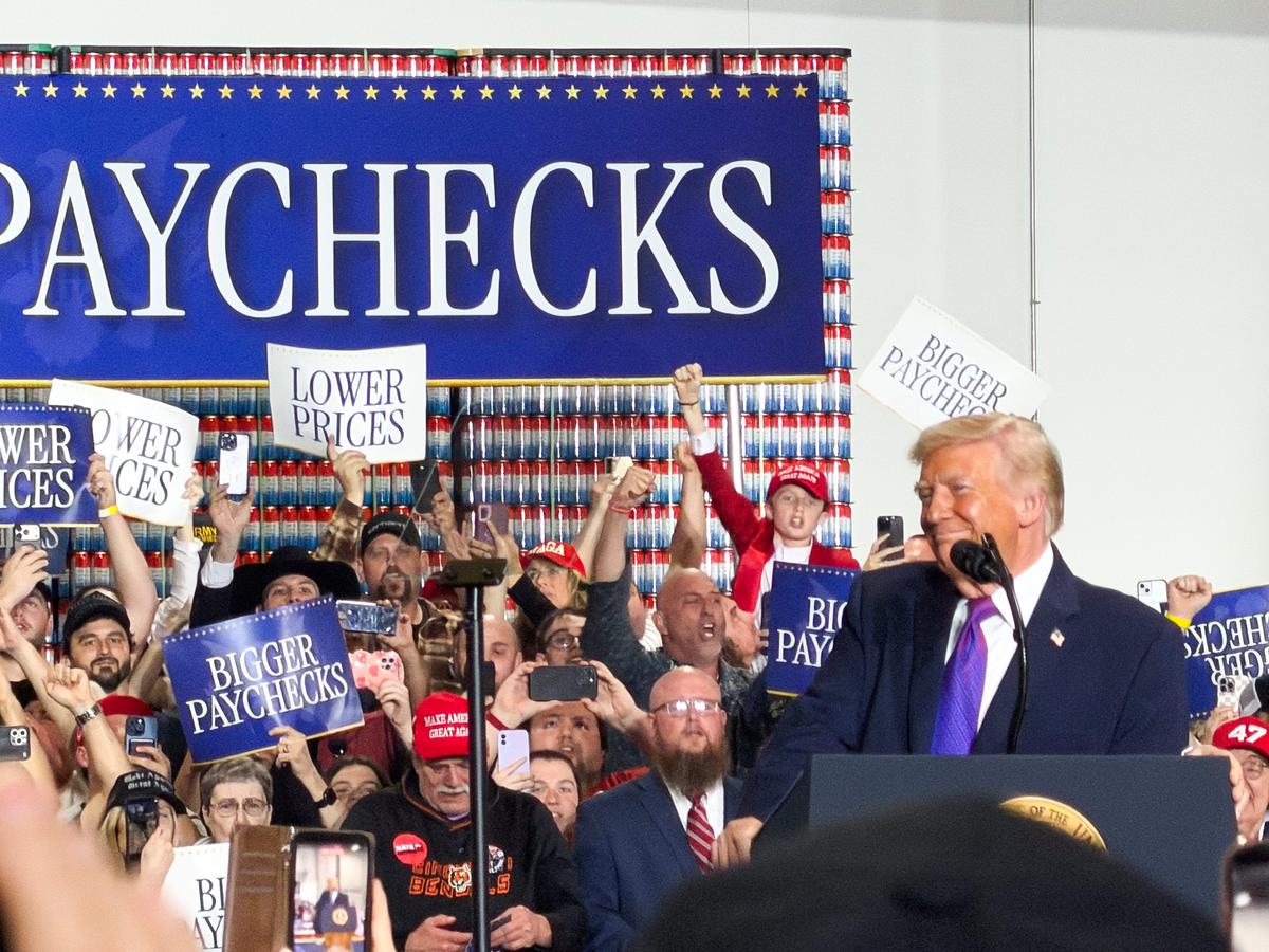 President Donald Trump speaks at Verst Logistics in Hebron, Ky., on March 11, 2026. (Janice Hisle/The Epoch Times)