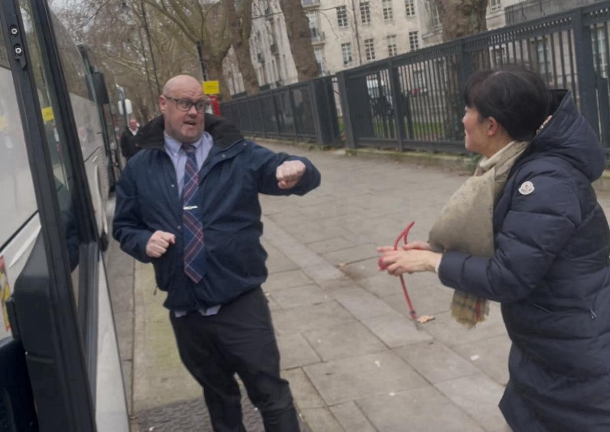 Falun Gong Practitioner Assaulted in London