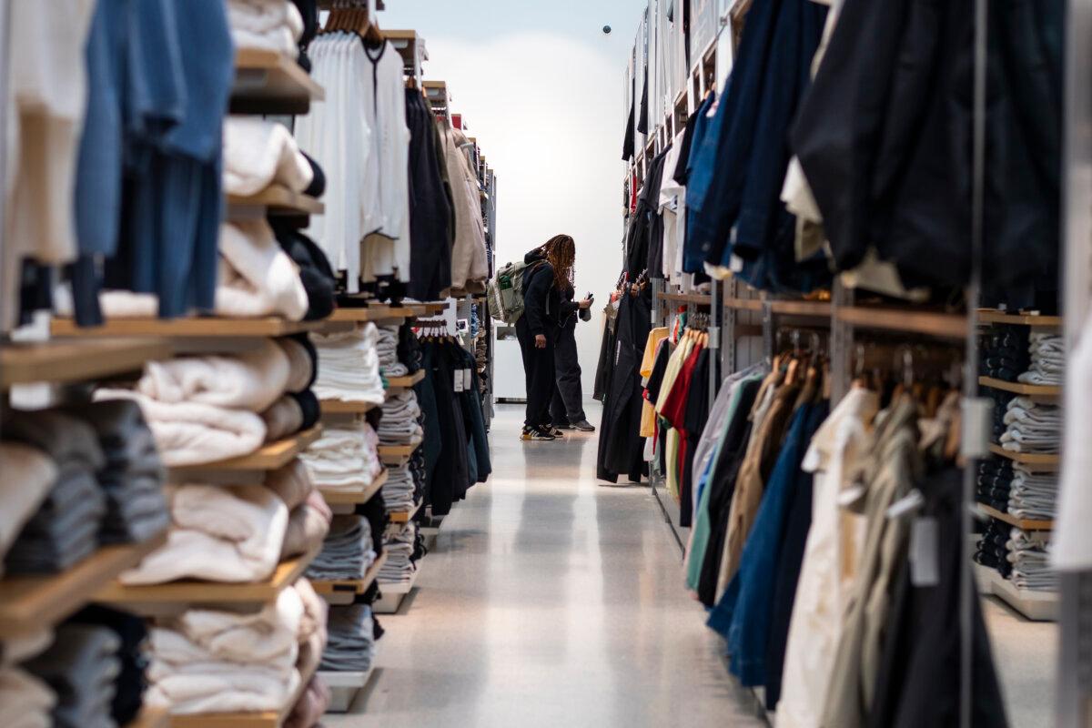 People shop in Washington on March 12, 2026. (Madalina Kilroy/The Epoch Times)