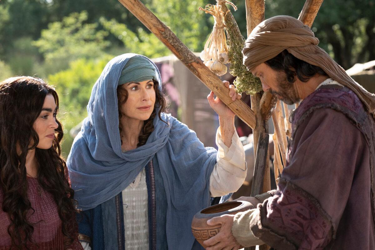 (L-R) Natacha Karam, Minnie Driver, and Jeffrey Donovan in <span style="font-weight: 400;">“</span>The Woman Who Bowed to No One/The Woman Who Spoke to God,<span style="font-weight: 400;">”</span> a two-episode presentation of <span style="font-weight: 400;">“</span>The Faithful<span style="font-weight: 400;">”</span> airing Sunday, March 22 (8:00–10:00 p.m. ET/PT) on FOX. (CR: FOX. © 2026 FOX Media LLC.)