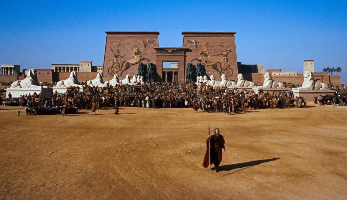 Moses (Charlton Heston) leads the Jewish people out of Egypt, in "The Ten Commandments." (Paramount)