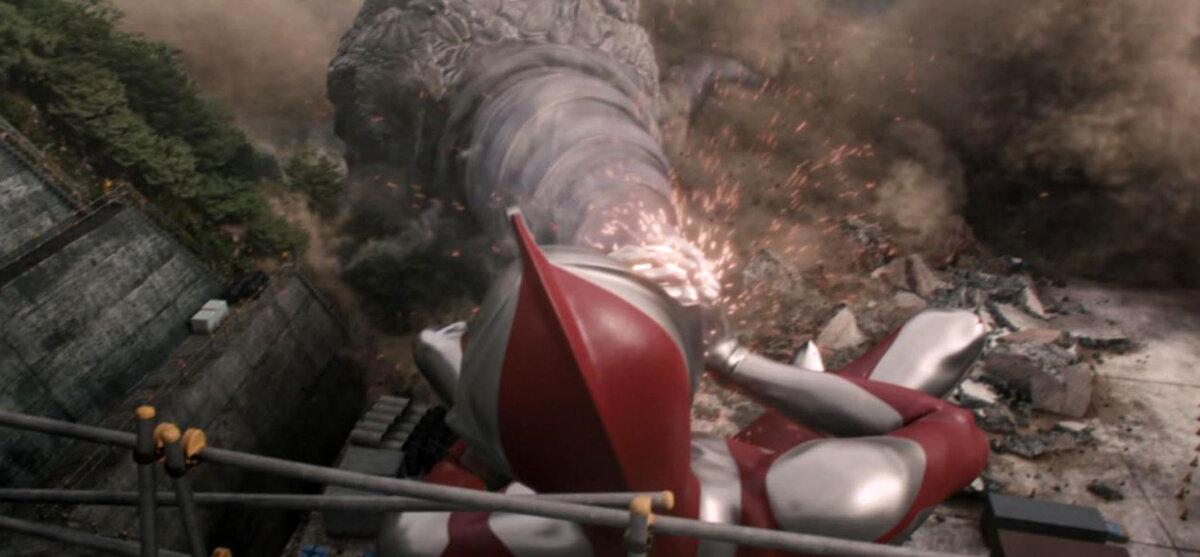 Ultraman battles Gabora in “Shin Ultraman.” (GJW+)