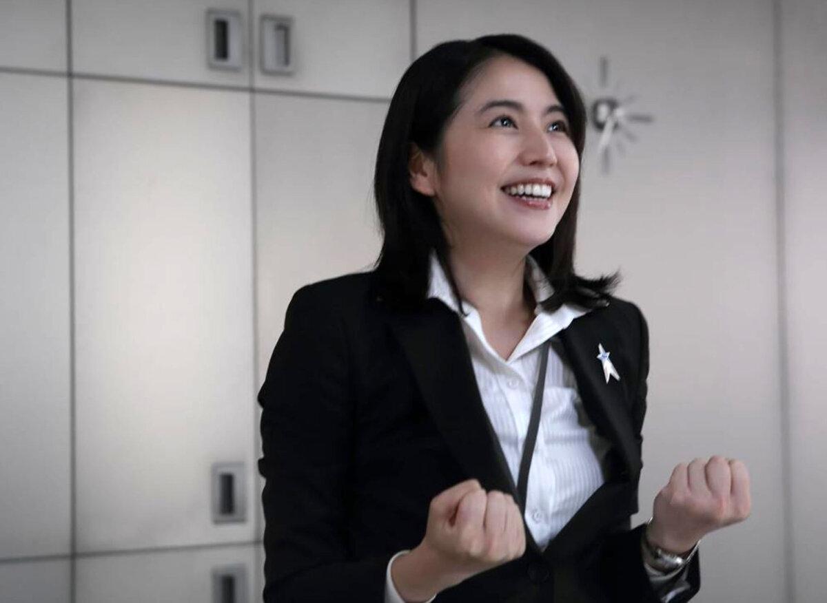 Hiroko Asami (Masami Nagasawa) provides much of the humor<del>,</del> in “Shin Ultraman.” (GJW+)