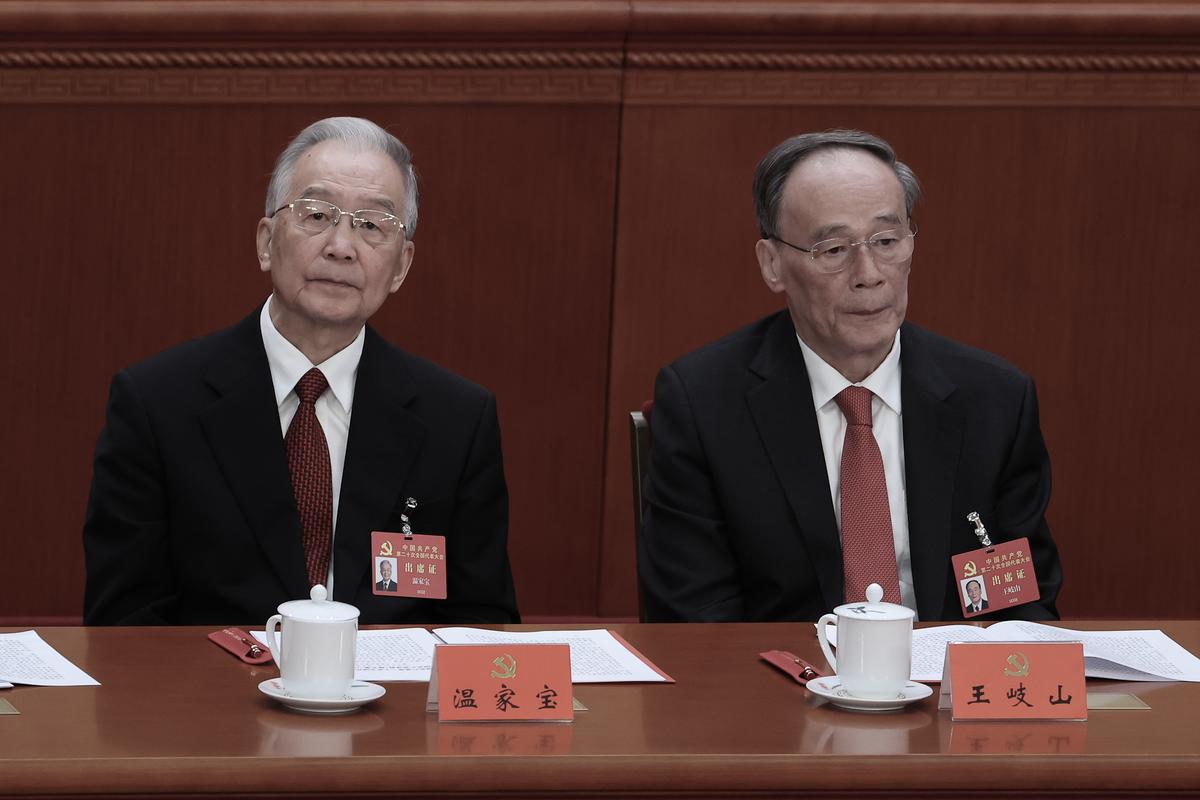 Former Chinese Premier’s Rare Public Appearance Fuels Questions About Beijing’s Internal Politics