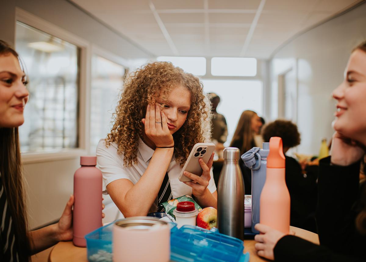Daily digital habits shape thought patterns, attention spans, and even emotional well-being. (Catherine Falls Commercial/Getty Images)