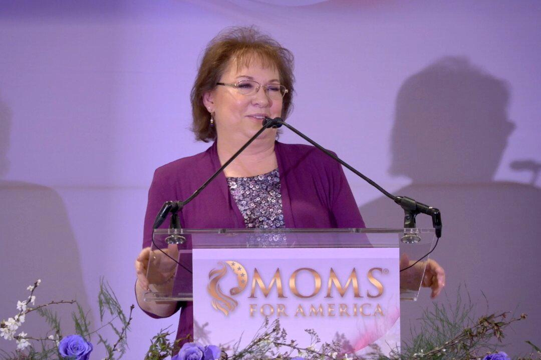 Moms for America Launches Annual ‘Abby Awards’ to ‘Remember the Ladies’