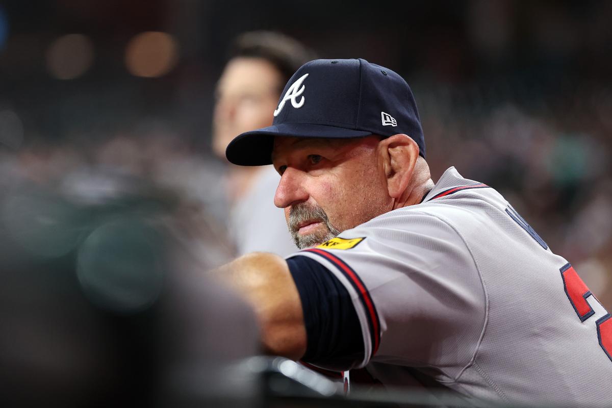 Manager Walt Weiss #22 of the Atlanta Braves watches the action against the Arizona Diamondbacks during the sixth inning at Chase Field in Phoenix, Ariz., on April 2, 2026. (Chris Coduto/Getty Images)