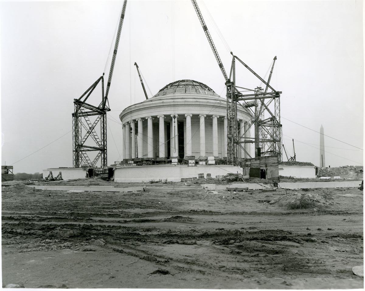 The southeast face of the Thomas Jefferson Memorial under construction, Nov. 1, 1940. National Park Service. (Public Domain)