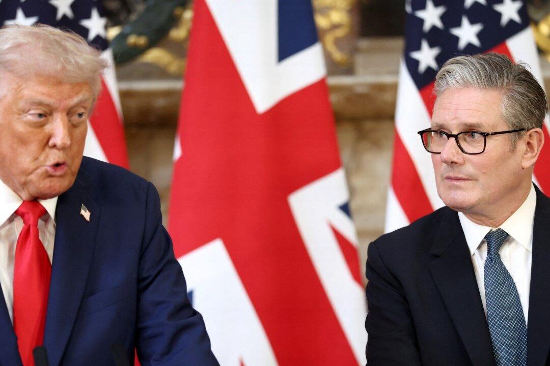 Trump Discusses Strait of Hormuz Options With Starmer