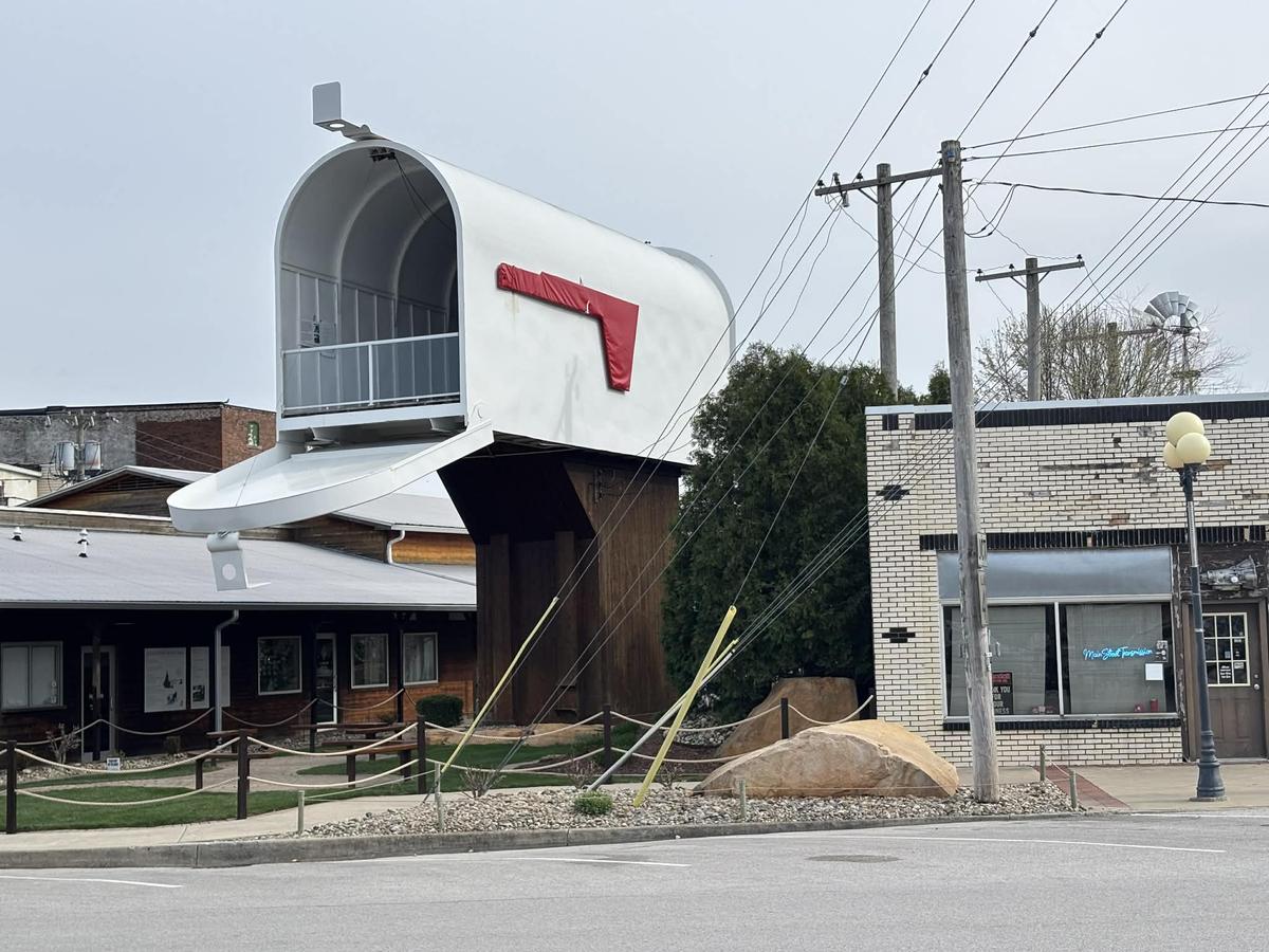 ‘Big Things Small Town’ Leads Visitors to Casey, Ill.