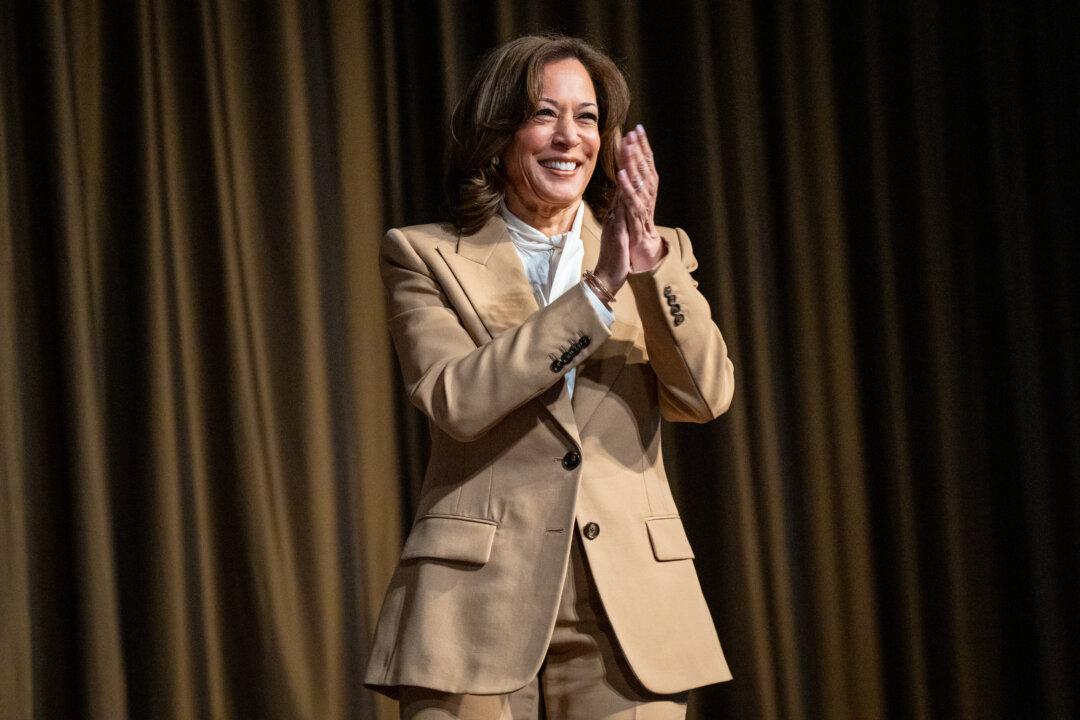 ‘I Am Thinking About It’: Kamala Harris, Democratic Hopefuls Eye 2028 at Sharpton Conference