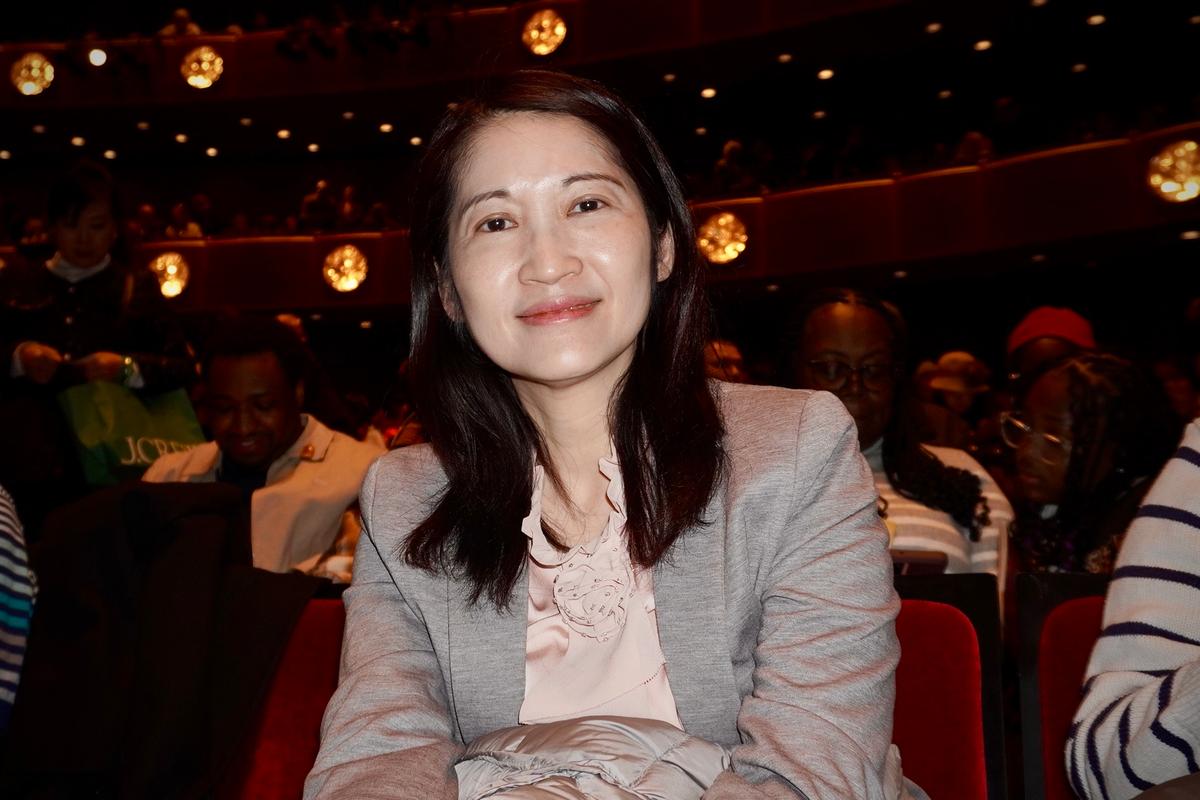 Overseas Community Center Director Praises Shen Yun: ‘A Production of Exceptional Artistic Caliber’