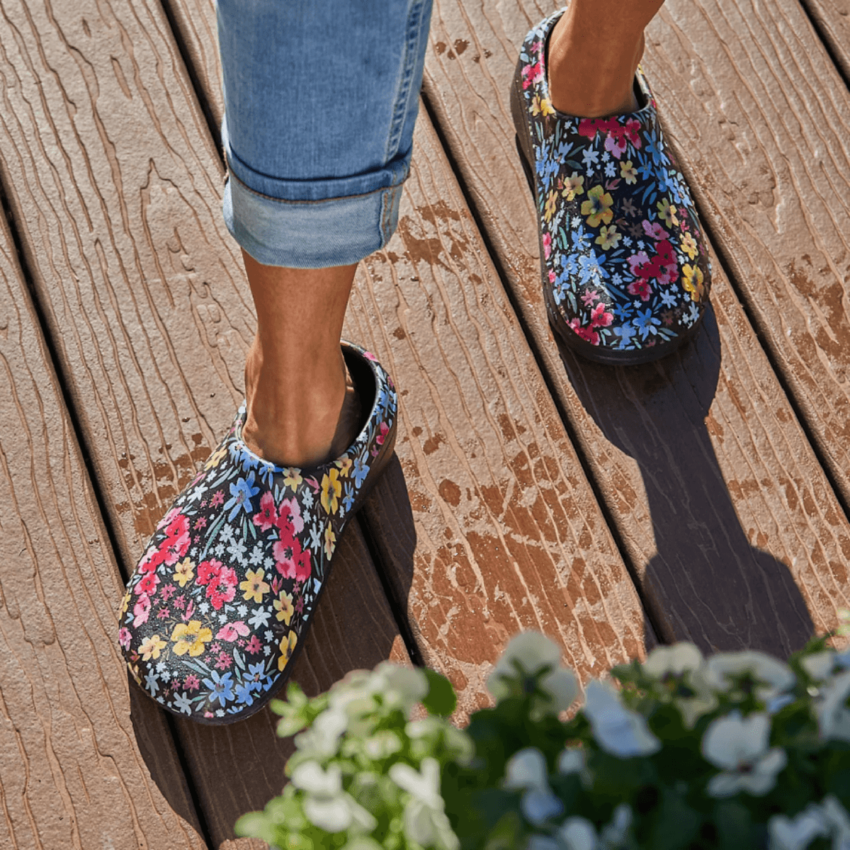 These easy-slip-on-and-off Bailey Molded Clogs by Totes are comfortable, waterproof and durably great for days spent on a waterside deck or strolling along a beach boardwalk. (Photo courtesy of Totes)