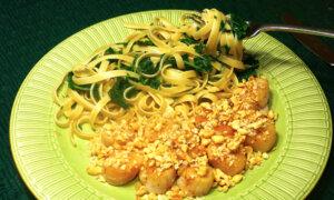 Peanut Crusted Sea Scallops With Fettuccine