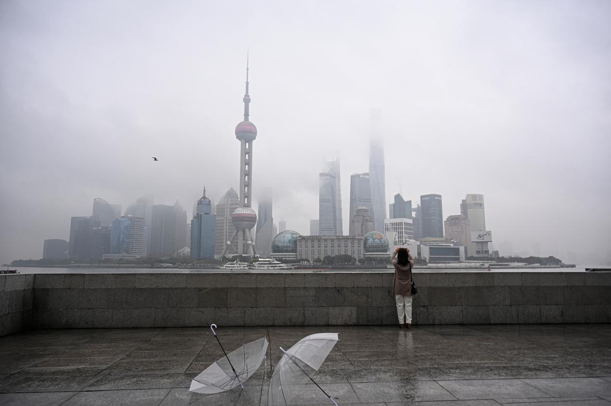 CCP Tightens Media Censorship as Economic Woes Deepen