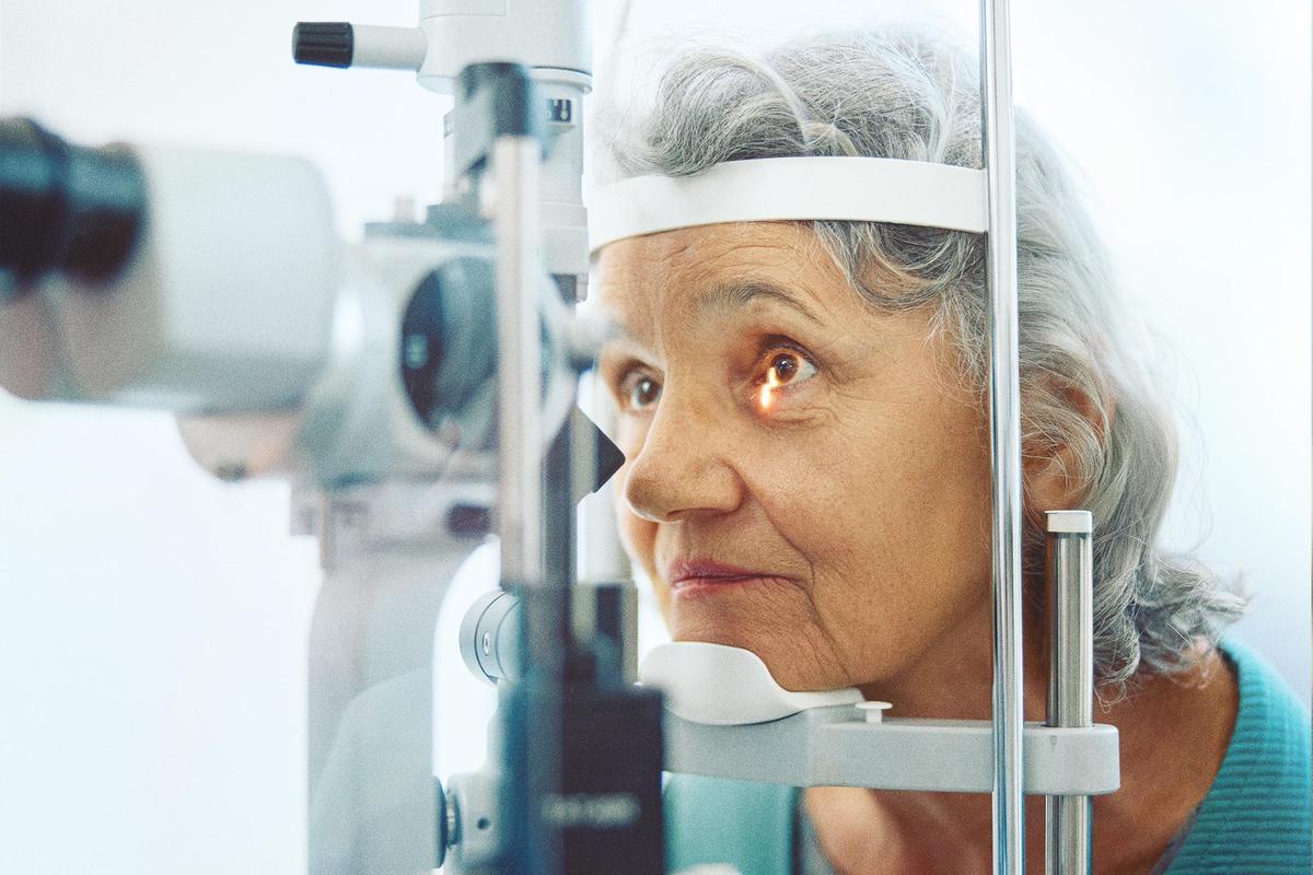 When Eye Floaters Are Harmless—and When They Signal a Serious Problem