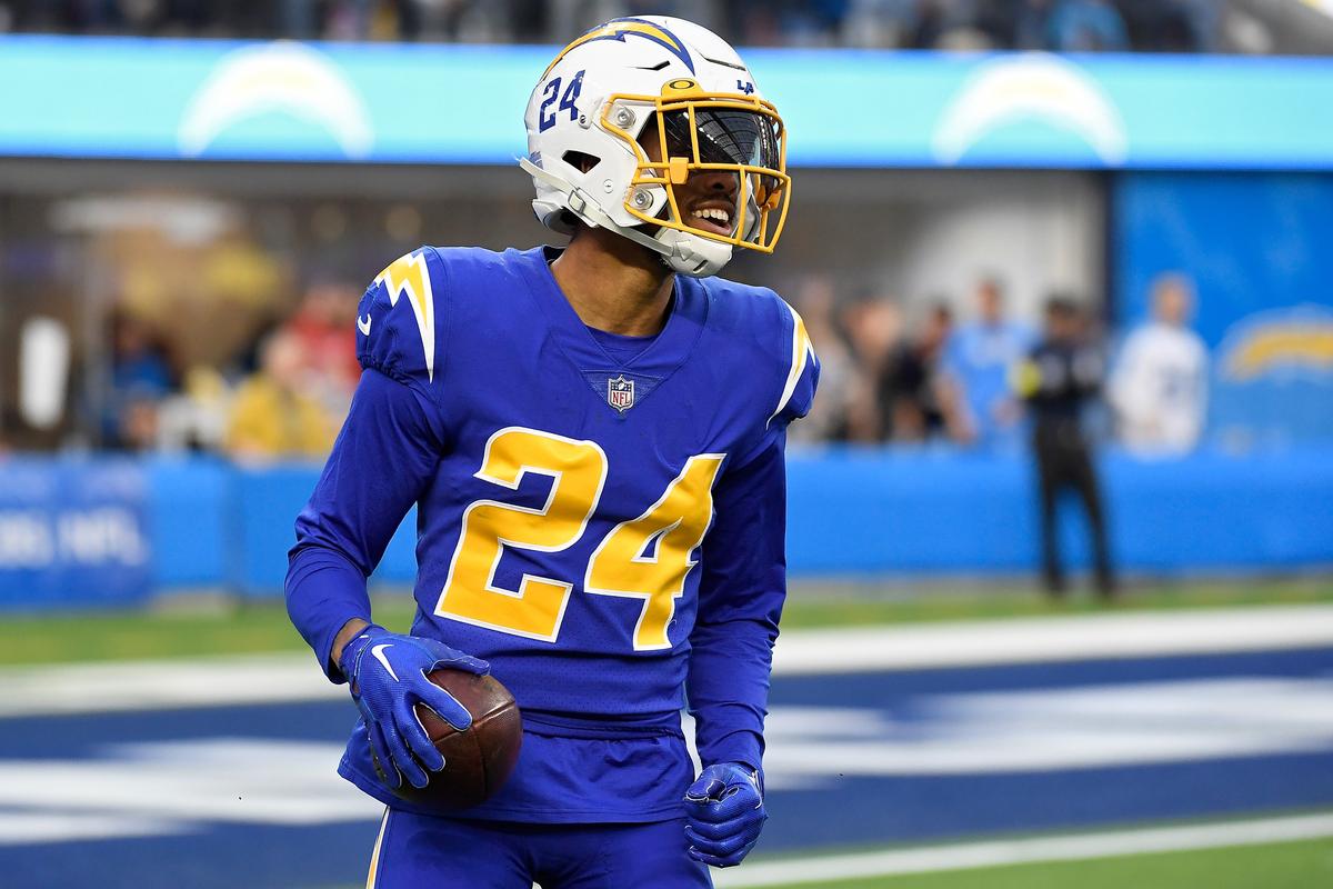 Veteran Nasir Adderley Signs With Colts After Unretiring