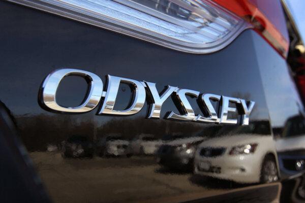 Honda Recalls 325,000 Vehicles for Faulty Rearview Camera Displays