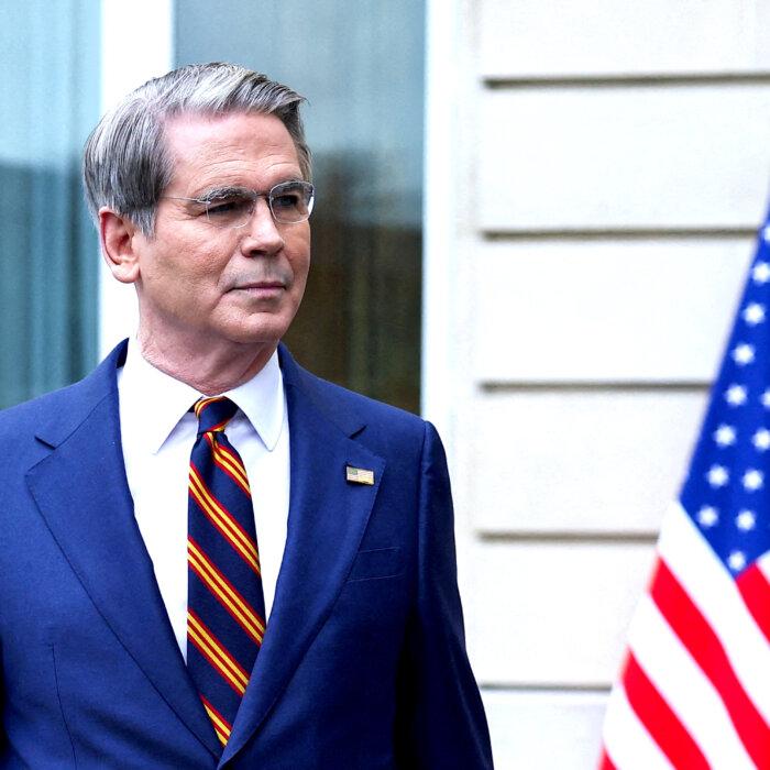 Bessent Sees US Growth Above 3 Percent Despite Iran War as IMF Cuts Outlook