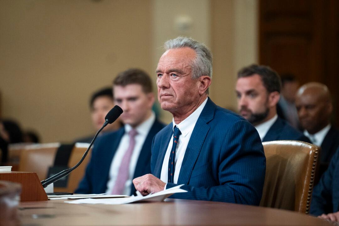 Robert F. Kennedy Jr. Testifies On HHS Budget Request; Virginia Voters Back Congressional Map Favoring Democrats