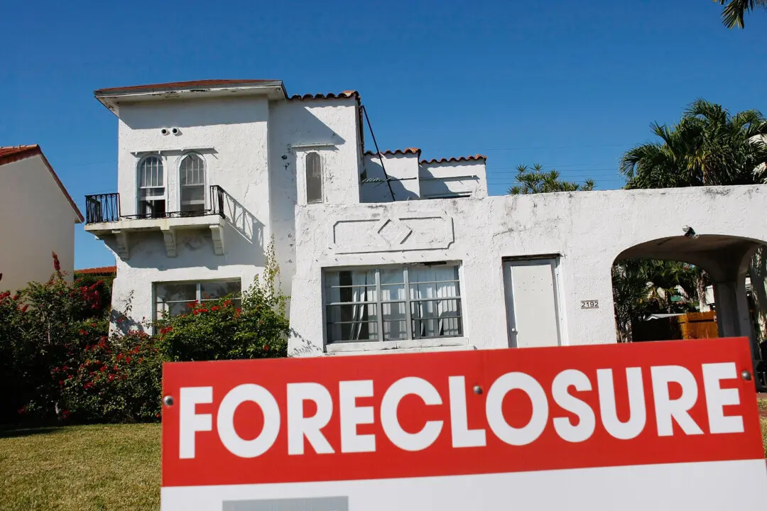 More Than 227,000 US Property Foreclosure Filings in First Half of 2026