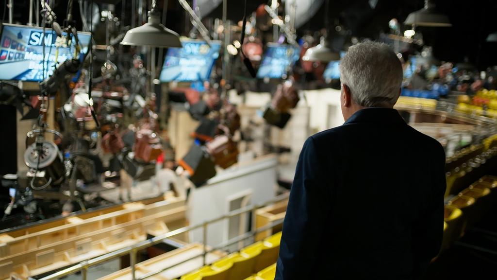 Lorne Michaels on the SNL set, in the documentary “Lorne.” (Focus Features)