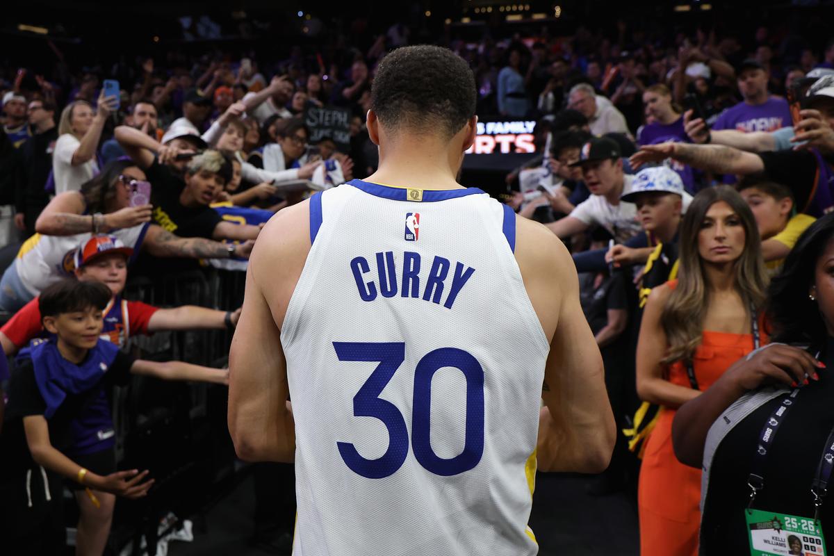NBA’s Stephen Curry Announces 10-Year Deal With Chinese Sportswear Giant Li-Ning
