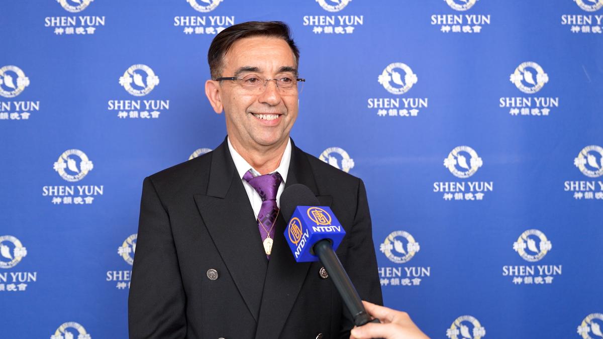 Gilbert Berthet saw Shen Yun for the second time at the Grand Théâtre de Provence on the evening of April 18, 2026. (NTD)