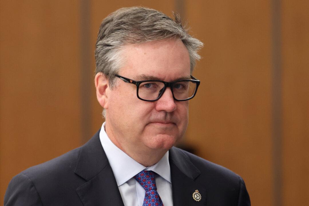 Senior Public Servant Calls Student Visa Failures ‘Unacceptable,’ Promises Solutions by End of Year