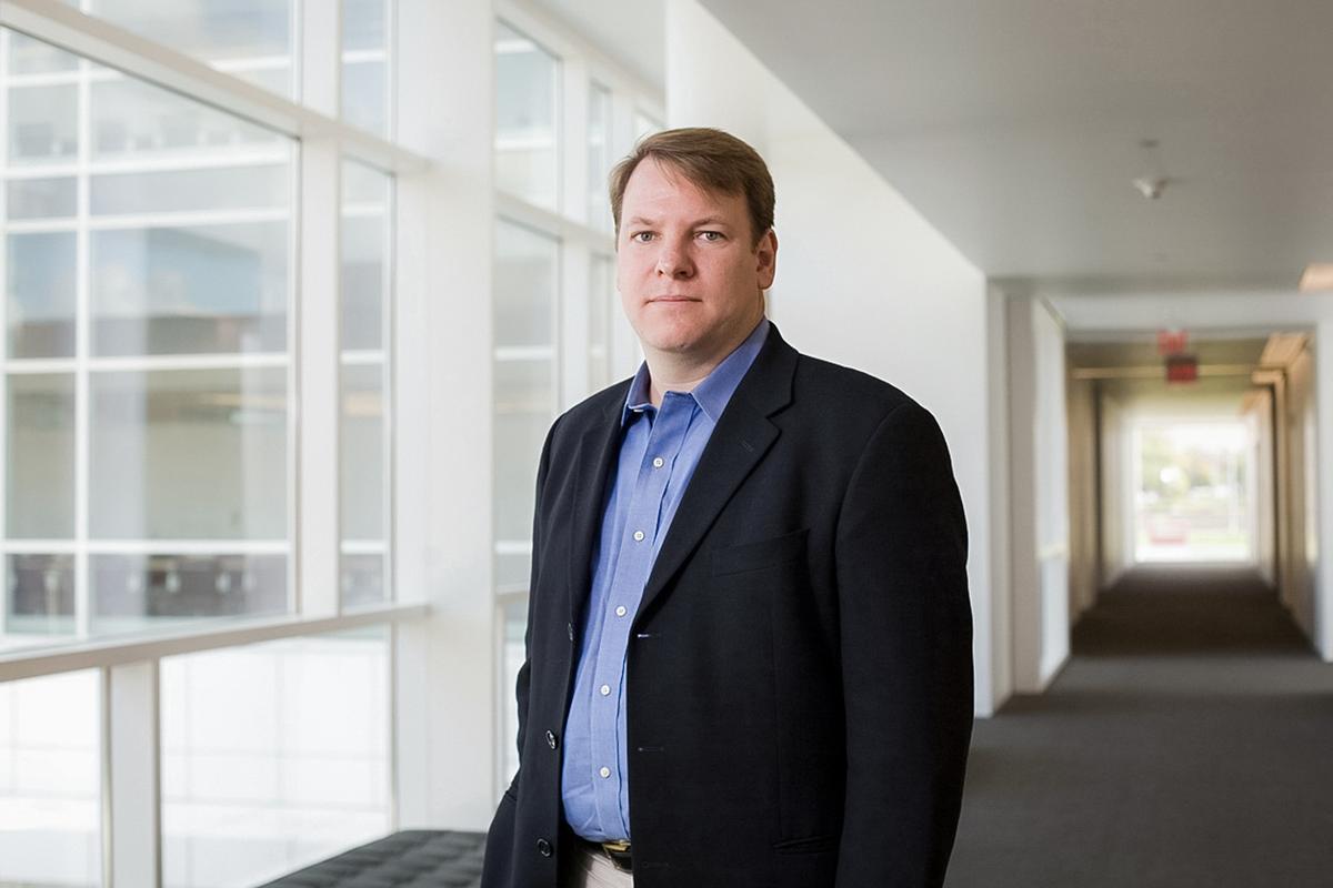 克里斯托弗‧沙弗(Christopher Schaffer),康奈爾大學生物醫學工程教授。(Courtesy of Jason Koski/Cornell University)