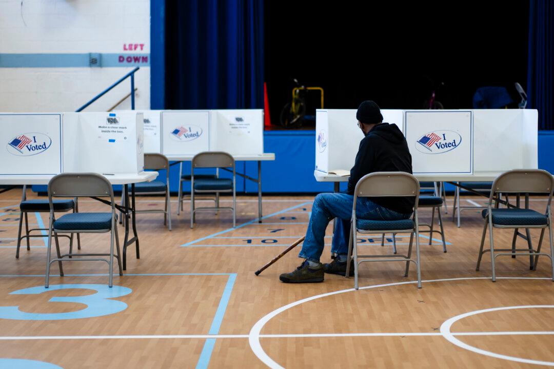 Virginia Voters Approve Redistricting Plan That Favors Democrats